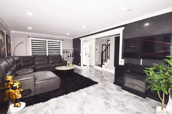 1810 Front ST #7, East Meadow, NY 11554