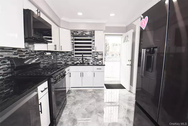 1810 Front ST #7, East Meadow, NY 11554