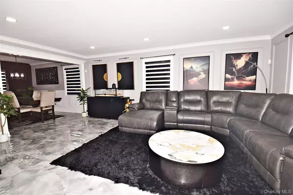 1810 Front ST #7, East Meadow, NY 11554