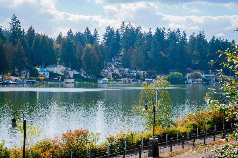 waterfront-oswego-homes