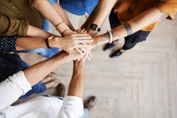 feature image of How REAL Broker’s Culture Supports New Agents: Collaboration, Community, and Accountability