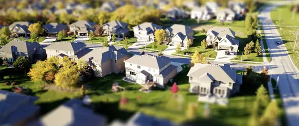 Home Appraisal vs. Sale Price: What Happens When They're Different?,Amanda Hagen