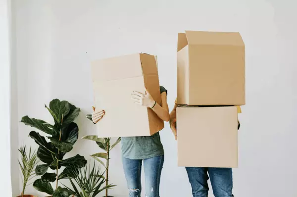 Preparing to Sell When You're Relocating: A Step-by-Step Guide,Amanda Hagen