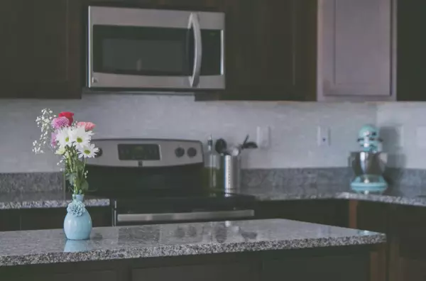 Maximize Your Home’s Value: Insider Tips to Sell for the Highest Price,Amanda Hagen