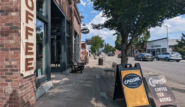 Newberg, Oregon - The Northern Gateway to Wine Country,Amanda Hagen