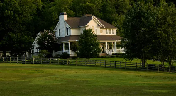 feature image of Buying a Home in Oregon Wine Country: What No One Tells You