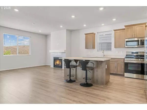 1981 NW KENT ST, Mc Minnville, OR 97128