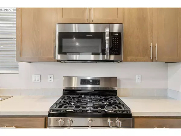 1981 NW KENT ST, Mc Minnville, OR 97128