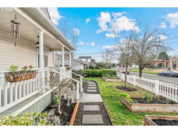 310 N SCHOOL ST, Newberg, OR 97132