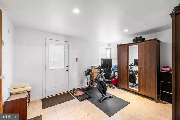 19 CANTERBURY DR, Pennsville, NJ 08070