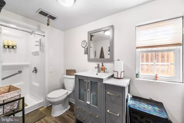 19 CANTERBURY DR, Pennsville, NJ 08070