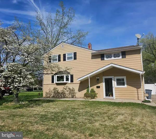 2 PATTERSON AVE, Pennsville, NJ 08070