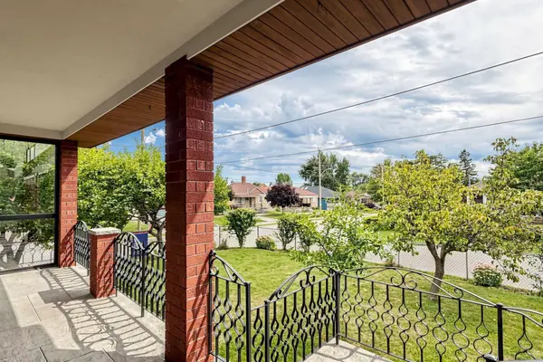 2 Dorking CRES, Toronto W05, ON M3M 2B6
