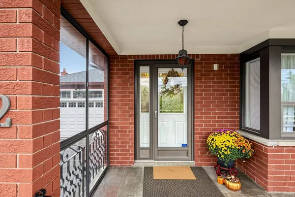 2 Dorking CRES, Toronto W05, ON M3M 2B6