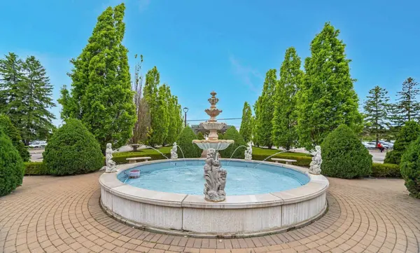 2504 Rutherford RD #314, Vaughan, ON L4K 5N5