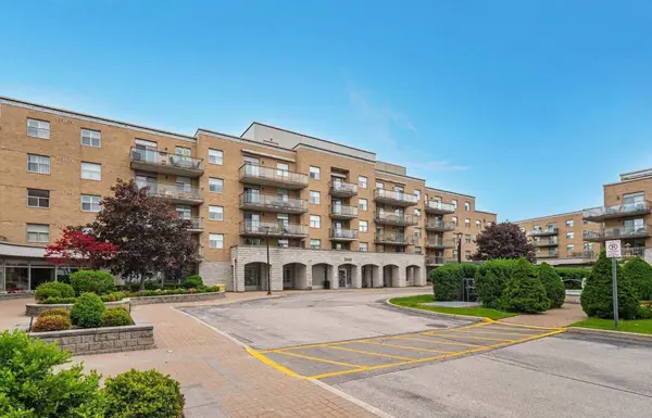 2504 Rutherford RD #314, Vaughan, ON L4K 5N5