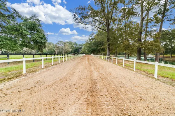 9336 Highway 182, Opelousas, LA 70570