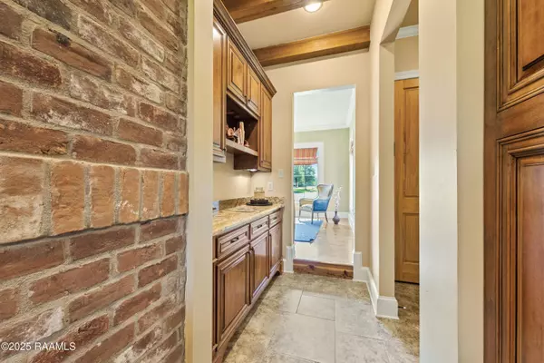 1058 Angelwood CIR, Breaux Bridge, LA 70517