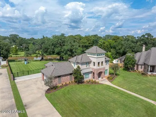 1058 Angelwood CIR, Breaux Bridge, LA 70517