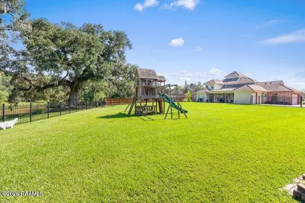 1058 Angelwood CIR, Breaux Bridge, LA 70517