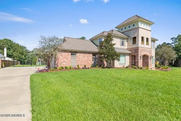 1058 Angelwood CIR, Breaux Bridge, LA 70517