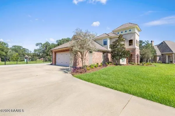1058 Angelwood CIR, Breaux Bridge, LA 70517