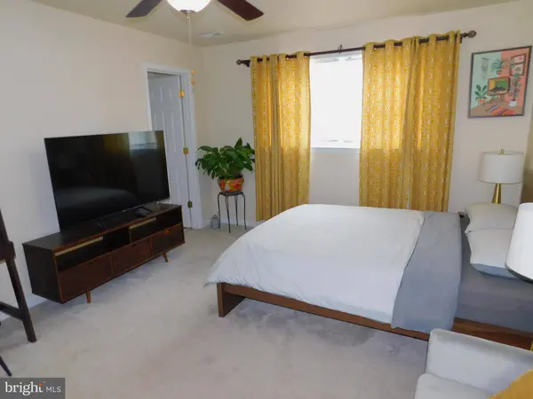 142 MANSFIELD ST, Fredericksburg, VA 22408