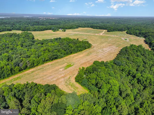 16 SALEM CHURCH RD, King George, VA 22485