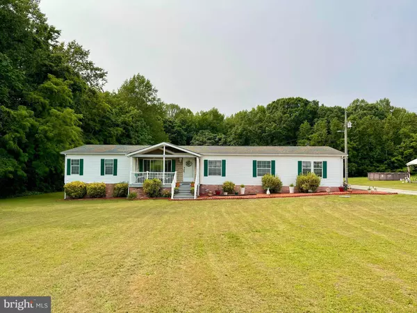 5547 NOMINI HALL RD, Hague, VA 22469