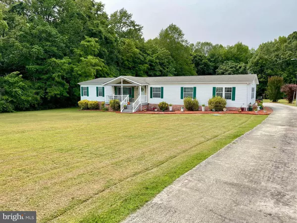 5547 NOMINI HALL RD, Hague, VA 22469