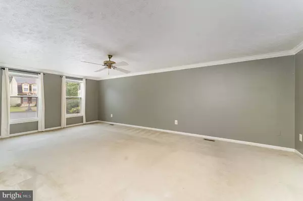 15083 HOLLEYSIDE DR, Dumfries, VA 22025