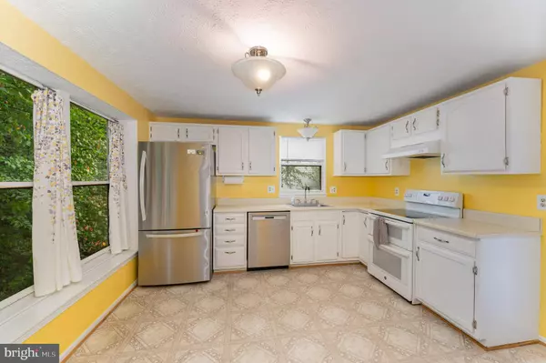 15083 HOLLEYSIDE DR, Dumfries, VA 22025