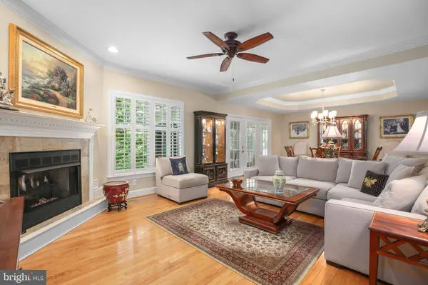 10033 ALTAMONT CIR, Fredericksburg, VA 22408