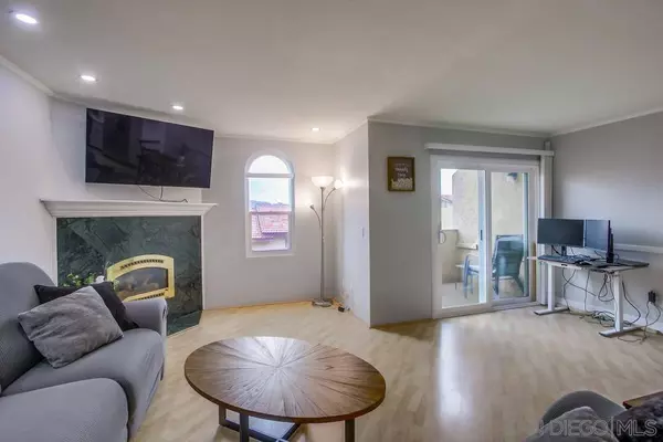 10789 Andrea Ter #D, Santee, CA 92071