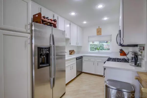 10789 Andrea Ter #D, Santee, CA 92071