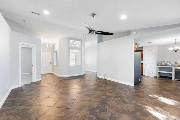 7933 Skyview Boulevard, Navarre, FL 32566