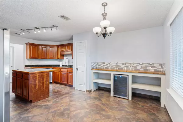 7933 Skyview Boulevard, Navarre, FL 32566