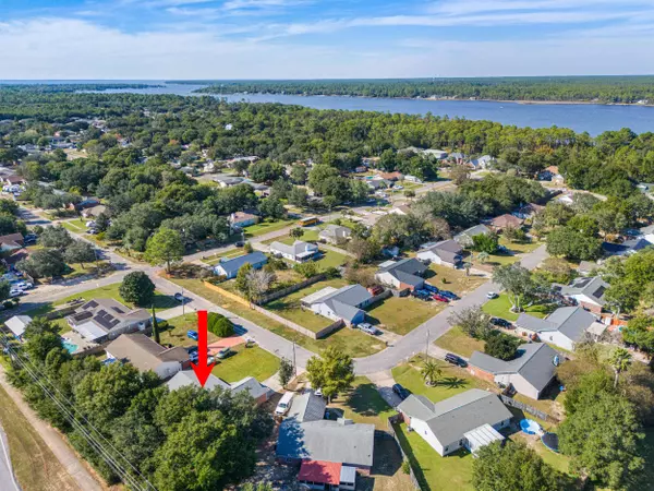 7933 Skyview Boulevard, Navarre, FL 32566