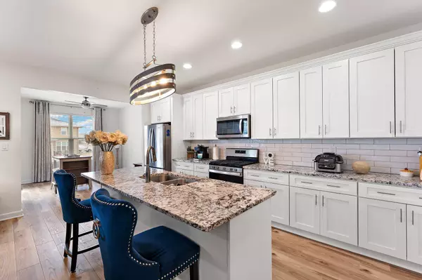 4491 W 77th Avenue, Merrillville, IN 46410