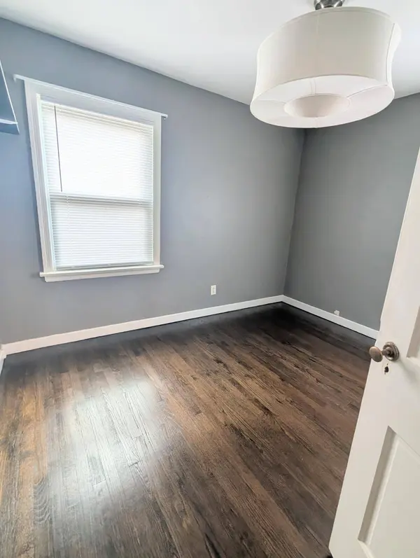 322 Beacon Place, Munster, IN 46321