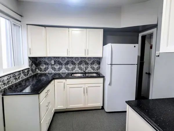 322 Beacon Place, Munster, IN 46321