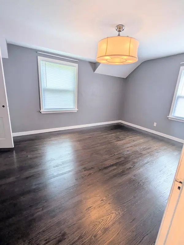 322 Beacon Place, Munster, IN 46321