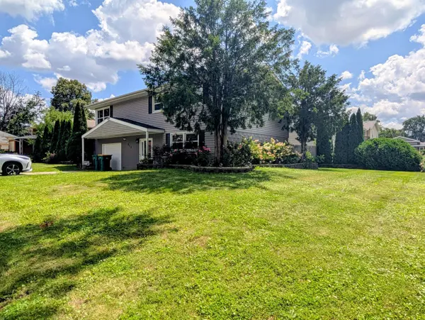 875 W 72nd Court, Merrillville, IN 46410