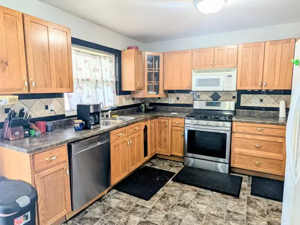 875 W 72nd Court, Merrillville, IN 46410