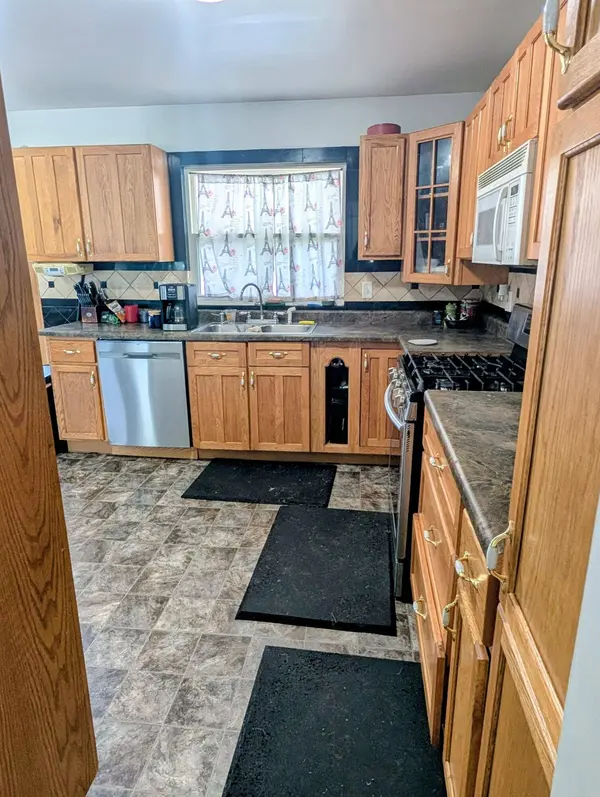 875 W 72nd Court, Merrillville, IN 46410