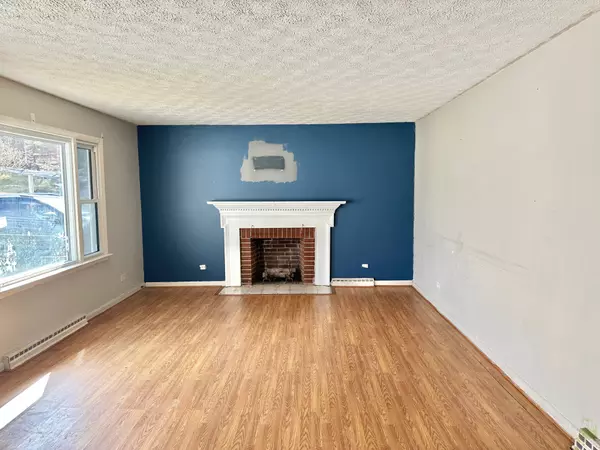 Craigsville, VA 24430-2175,60 Oak St