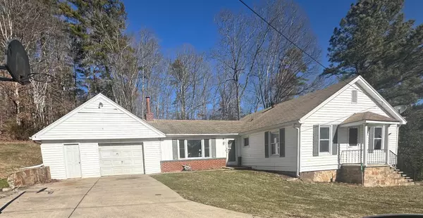 60 Oak St, Craigsville, VA 24430-2175