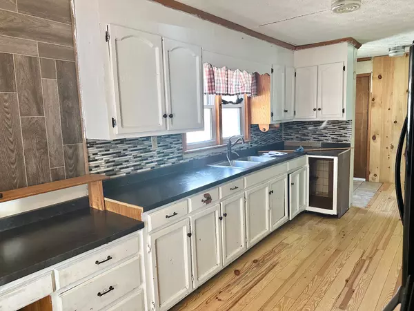 Craigsville, VA 24430-2175,60 Oak St