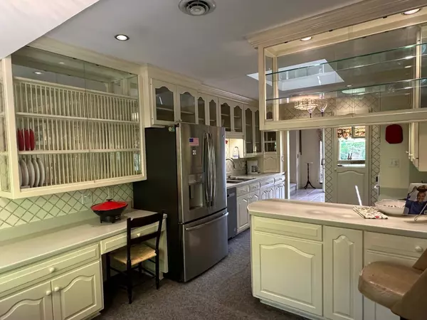 188 MIDDLEBROOK RD, Staunton, VA 24401