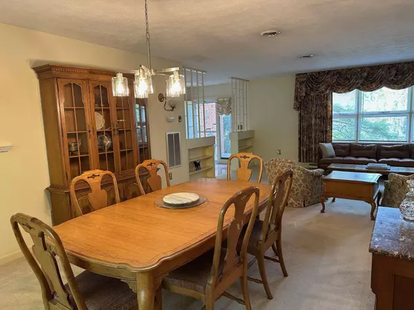 188 MIDDLEBROOK RD, Staunton, VA 24401